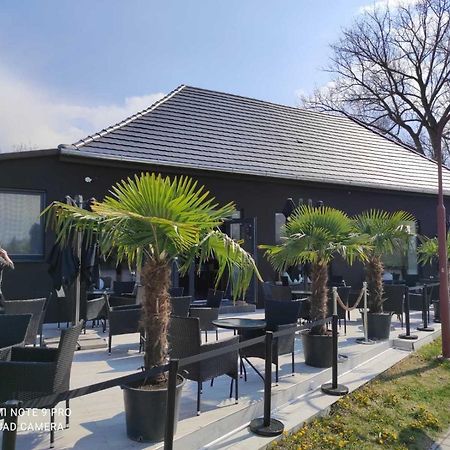 Waterfront Lodge 두나파타즈 외부 사진