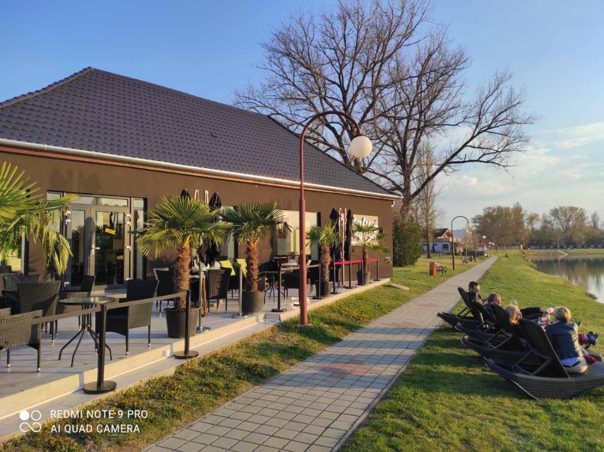 Waterfront Lodge 두나파타즈 외부 사진