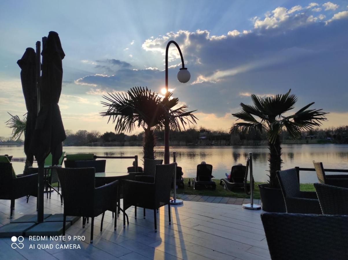 Waterfront Lodge 두나파타즈 외부 사진