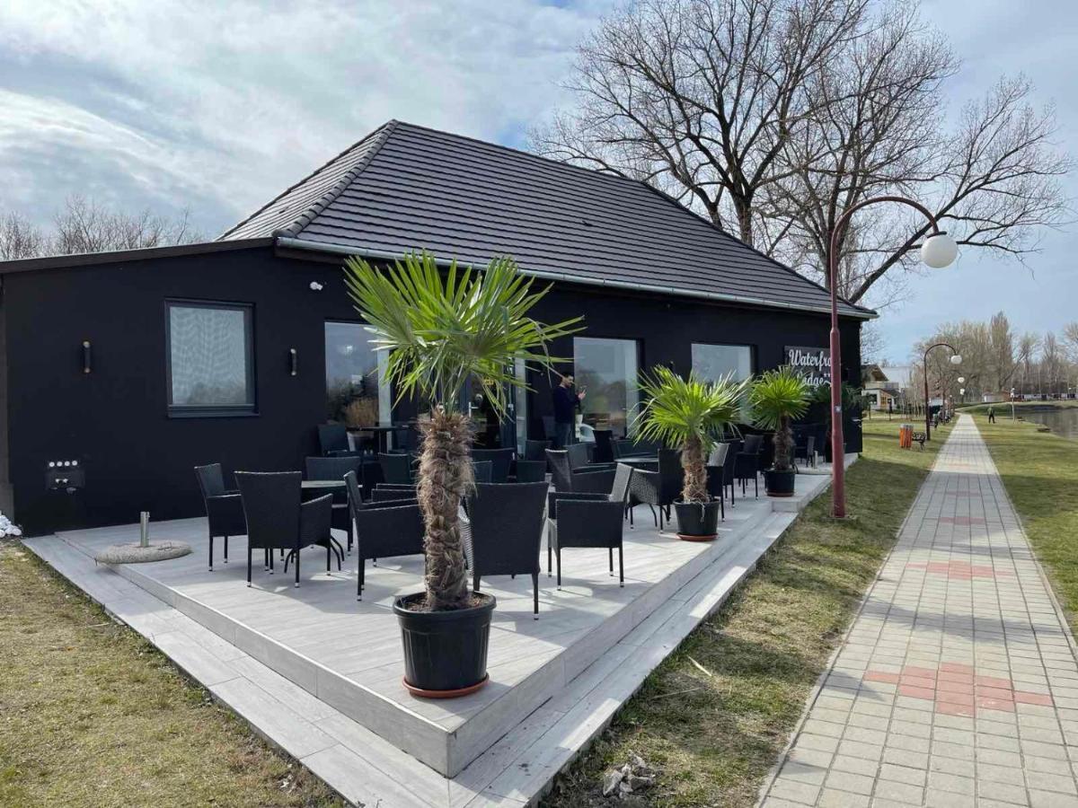 Waterfront Lodge 두나파타즈 외부 사진